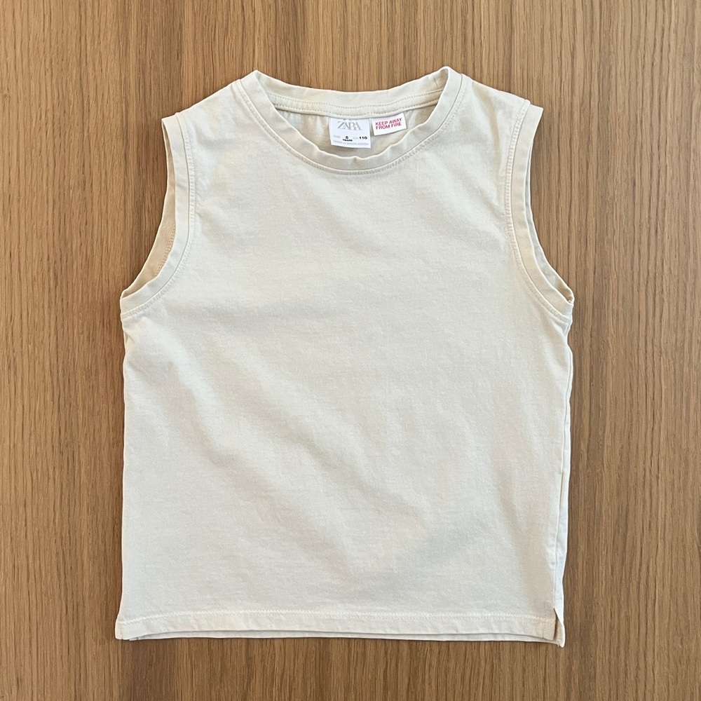 Zara, Kids 100% cotton sleeveless muscle shirt, size 5, white runs smaller